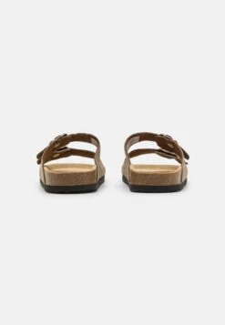 Pier One Leather Unisex - Slippers - Stone -Pier One Vogue 000fb85e1afd4504bcf13e0042582440