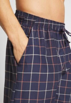 Pier One Pyjama Bottoms - Dark Blue 11 Pier One Pyjama Bottoms - Dark Blue -Pier One Vogue 076d6ff6aa4a4b9a9ffdb62c43760c4c