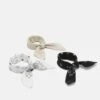 Pier One Bandana Unisex 3 Pack - Foulard - Black/White/Beige -Pier One Vogue 07b97c3020c049de90779ce451692b29