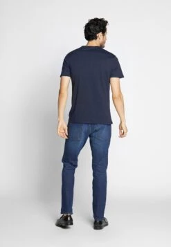 Pier One 4 Pack - Basic T-Shirt - Black/White/Blue -Pier One Vogue 0ca3960a59ed4451aec4ebc371a3d206