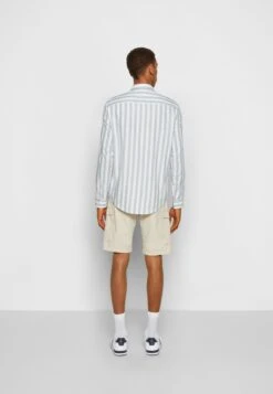 Pier One Shirt -Light Blue/White 13 Pier One Shirt -Light Blue/White -Pier One Vogue 11e4d79f744648cc9aef0b3334080fcb