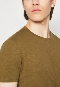 Pier One 5 Pack - Basic T-Shirt - Black/Light Blue/Khaki/Mint/Beige -Pier One Vogue 1315f4c5b0a249f28b5e2194be681f86