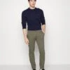 Pier One 2 Pack - Chinos - Black/Olive -Pier One Vogue 18008a46c97a410c9ee9fa193600f5b4