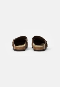 Pier One Leather Unisex - Slippers - Brown 10 Pier One Leather Unisex - Slippers - Brown -Pier One Vogue 18a09b6c3e71439784e427988b058842