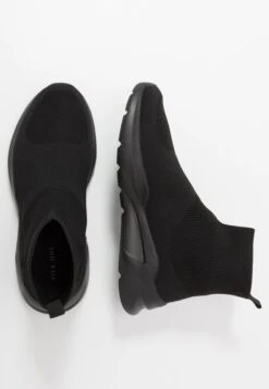 Pier One High-Top Trainers - Black -Pier One Vogue 1c0e079027f9476db1db08be1ecd7d3b