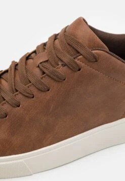 Pier One Unisex - Trainers - Cognac 13 Pier One Unisex - Trainers - Cognac -Pier One Vogue 1ede9a8d3f614add9e57eb38fcd5178b