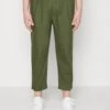 Pier One Trousers - Olive 2 Pier One Trousers - Olive -Pier One Vogue 2107cbe95b2d44d3adfbb8052de76f3a