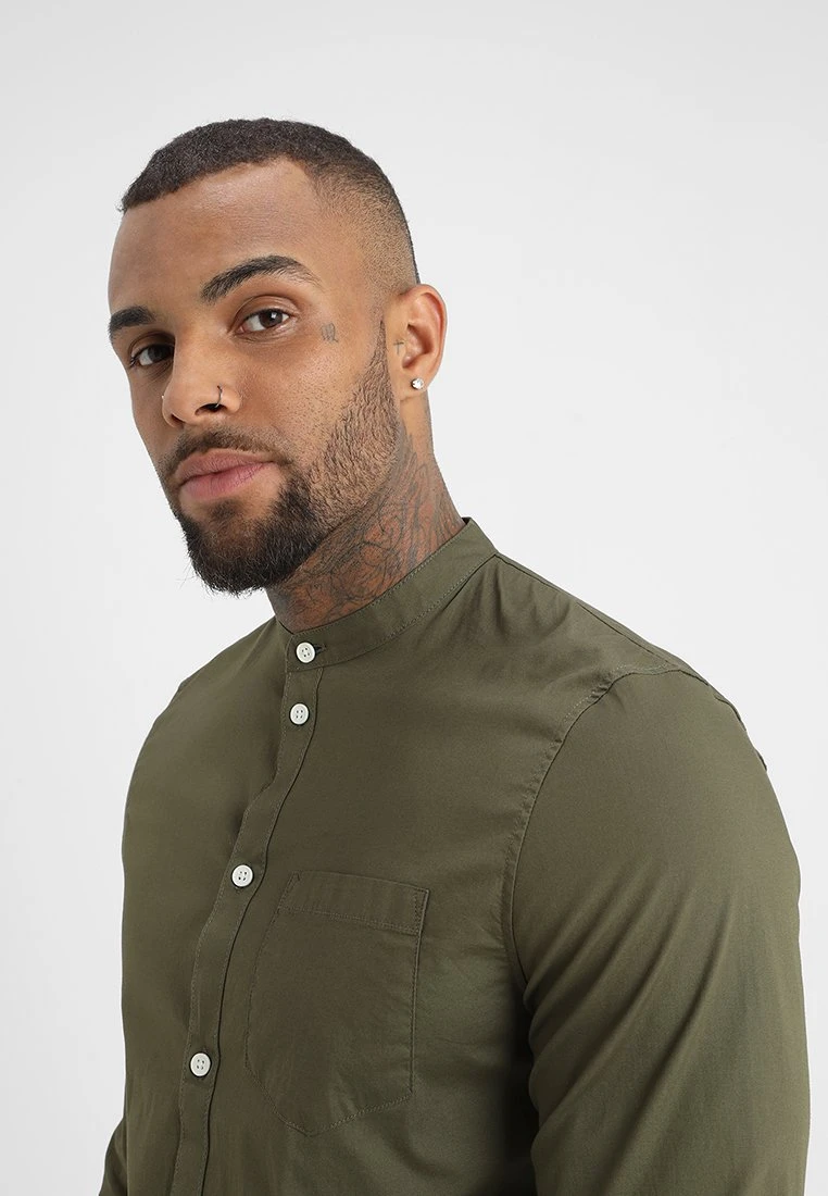 Pier One Muscle Fit Stand- Shirt - Oliv 7 Pier One Muscle Fit Stand- Shirt - Oliv - Image 5