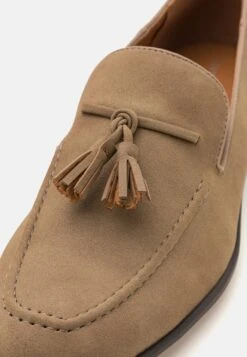 Pier One Slip-Ons - Beige -Pier One Vogue 28b9cc49a5f34833a634a2886209eaea