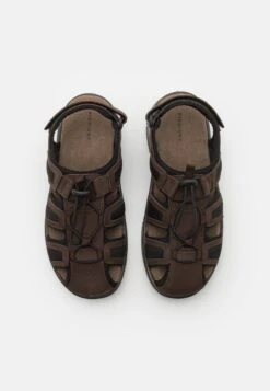 Pier One Leather - Walking Sandals - Brown 11 Pier One Leather - Walking Sandals - Brown -Pier One Vogue 2f7ff40eeede463ba421d45819843353