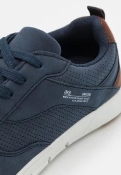 Pier One Trainers - Trainers -Pier One Vogue 31bbbcb0905e419fbe2b72be44c9f69c