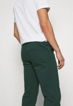Pier One Tracksuit Bottoms - Dark Green -Pier One Vogue 39902f4039924710878e8cbd571d736c