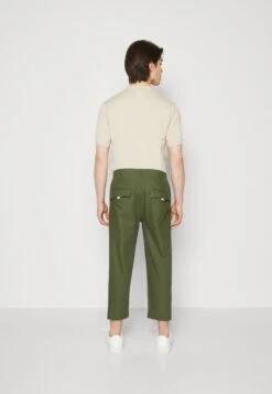 Pier One Trousers - Olive -Pier One Vogue 3b639b4608244259a5a82201c428348c