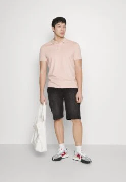 Pier One Regular Fit Carpenter - Denim Shorts -Black -Pier One Vogue 3d829c138b9644eca1b1824bb3ad2ed4