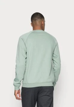 Pier One Crafted Goods Crew - Sweatshirt - Green -Pier One Vogue 3ff449b11ad8469080de5eca24bc019f