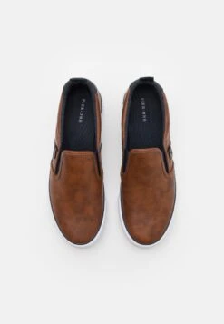 Pier One Unisex - Trainers - Cognac 11 Pier One Unisex - Trainers - Cognac -Pier One Vogue 460ddb3d844e4278af49e76064f51088