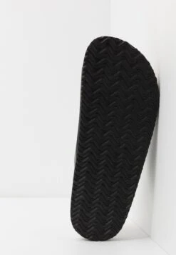 Pier One Unisex - Slippers - Black -Pier One Vogue 4a735c24e60449a29969a0148d036b07