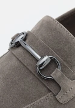 Pier One Smart Slip-Ons - Grey -Pier One Vogue 4b382e05be2b43eeb36ae982039504e1