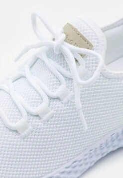 Pier One Trainers - White 13 Pier One Trainers - White -Pier One Vogue 4c68a9d17c8d4e5286ac74f45d548780