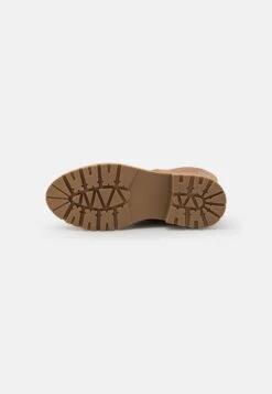 Pier One Leather Winter Boot - Boots - Taupe -Pier One Vogue 4d70687639ab46cb97bc6e0443143a7b