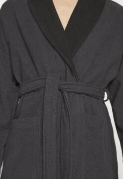 Pier One Shawl Towel Bathrobe - Dressing Gown - Dark Grey -Pier One Vogue 4e0cff6d121542f2a2210634e5d7595e