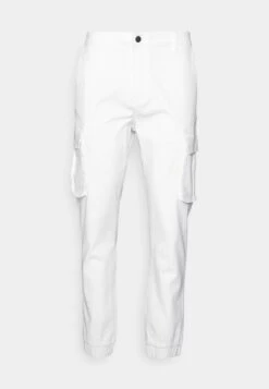 Pier One Cuffed Skinny Trouser- Cargo Trousers - White -Pier One Vogue 4e3aede249bc4129bbf969f1fa9be9f5