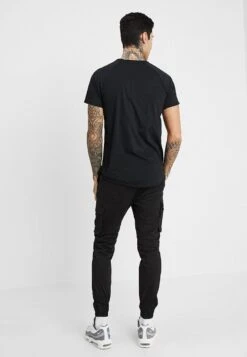 Pier One Cargo Trousers - Black 9 Pier One Cargo Trousers - Black -Pier One Vogue 53b2bc3b189f42638b83c94f1e5a0848