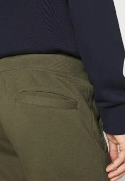 Pier One 2 Pack - Shorts - Black/Olive -Pier One Vogue 5745bbadef474bd7a879a20b1b19f411