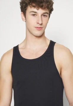 Pier One 5 Pack - Undershirt - Black -Pier One Vogue 58e14c44bde04a54805bc749257bc7b6