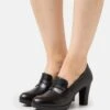 Pier One Leather- Classic Heels - Black 1 Pier One Leather- Classic Heels - Black -Pier One Vogue 6091f7fb242144dd8711c810e2744f70