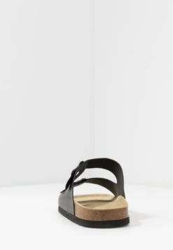 Pier One Unisex - Slippers - Black -Pier One Vogue 6792cddf649c4c73afdf1fc19e95f07f