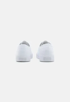 Pier One Unisex - Trainers - White -Pier One Vogue 68b711ddaecd4cfaacd471e0905628b6