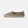 Pier One Rena Espadrille Unisex - Espadrilles - Olive -Pier One Vogue 72c058eac6254d3ca7dfcd64895f6fd7