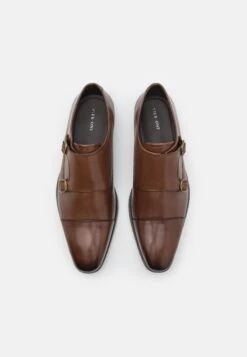 Pier One Leather - Smart Slip-Ons - Brown -Pier One Vogue 7355b4d3f8fb4341903b9f3ad401e287