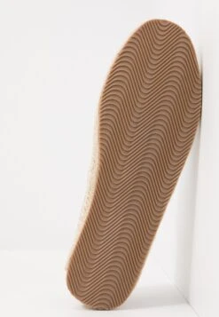 Pier One Rena Espadrille Unisex - Espadrilles - White/Blue -Pier One Vogue 783aaa02540843288d52301a1f116eed