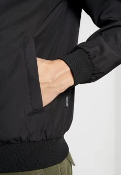 Pier One Bomber Jacket - Black -Pier One Vogue 785de7e873654e248854c6583672cfa7