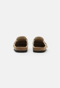 Pier One Leather Unisex - Slippers - Beige -Pier One Vogue 7fc4209f0b9d443b96717beece6deee4