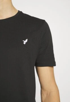 Pier One 5 Pack - Basic T-Shirt - White/Black/Dark Blue -Pier One Vogue 7ff9eb908aaf4b98b2151695076bad57