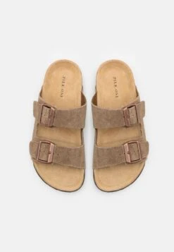 Pier One Leather Unisex - Slippers - Stone -Pier One Vogue 8a668f54d8c54cffbe49465b492ae069