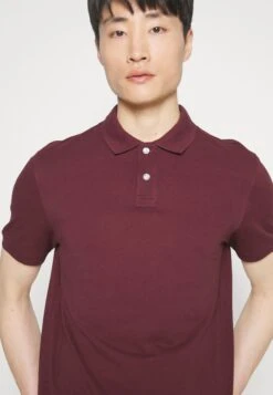 Pier One Basic - Polo Shirt - Bordeaux 13 Pier One Basic - Polo Shirt - Bordeaux -Pier One Vogue 8f39f8388a414882a8fd37f956c206d2