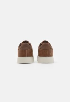Pier One Unisex - Trainers - Cognac 10 Pier One Unisex - Trainers - Cognac -Pier One Vogue 8fc46a00bfc54014b9ab0c4b860fd9e9