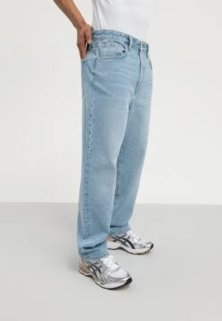 Pier One Relaxed Fit Jeans - Light Blue Denim -Pier One Vogue 9227184b76c24bd287ce53d34bd47f95