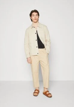 Pier One Trousers - Off-White -Pier One Vogue a84d42a10b864aebb73e50c9edf8dc1b