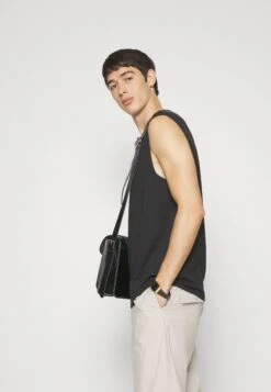 Pier One 2 Pack - Top - Black -Pier One Vogue b077392c86a34f3db2224fe4d3f5789f