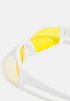Pier One Unisex - Sunglasses -White 8 Pier One Unisex - Sunglasses -White -Pier One Vogue b4b325aa86de4c81966397739d019f31