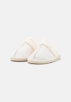 Pier One Slippers - Off-White -Pier One Vogue b5a1e0e4a1fb4760835ff3e22b9acb99