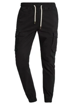 Pier One Cargo Trousers - Black 10 Pier One Cargo Trousers - Black -Pier One Vogue ba4a82bf9d2d43059438f26b4d293a93