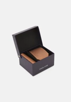 Pier One Set - Pocket Square - Brown -Pier One Vogue babe3a8e1d9249caa1f087b31d93f505