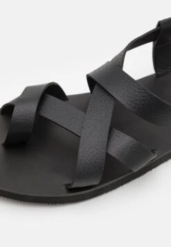 Pier One T-Bar Sandals - Black -Pier One Vogue bfc9cb202a1044a7af0b0ffa2591ad7d