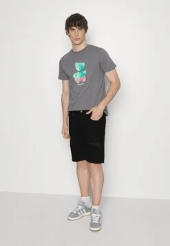 Pier One Unisex 2 Pack - Denim Shorts - Blue/Black Denim -Pier One Vogue c0a1e1b030fa43118f482c2c587cc919